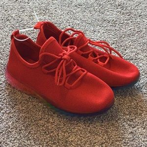 Wanted Red Sneaker sz 3